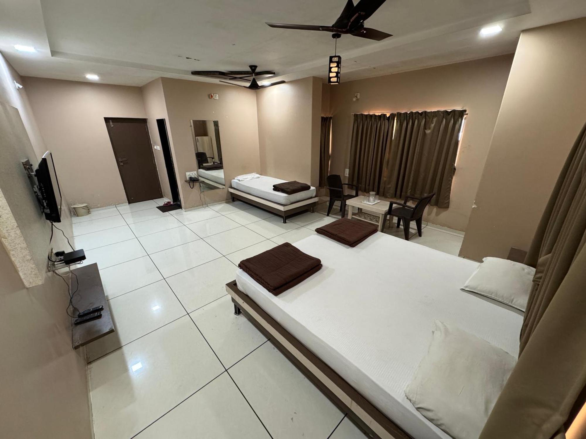 Hotel Bluediamond Bardoli Esterno foto