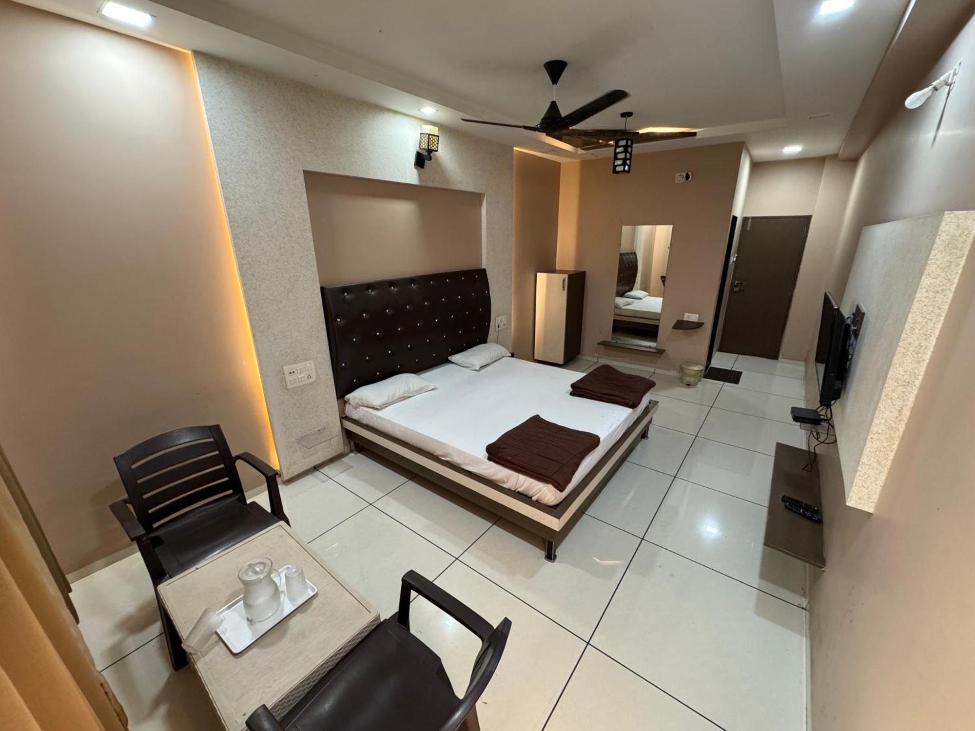 Hotel Bluediamond Bardoli Esterno foto