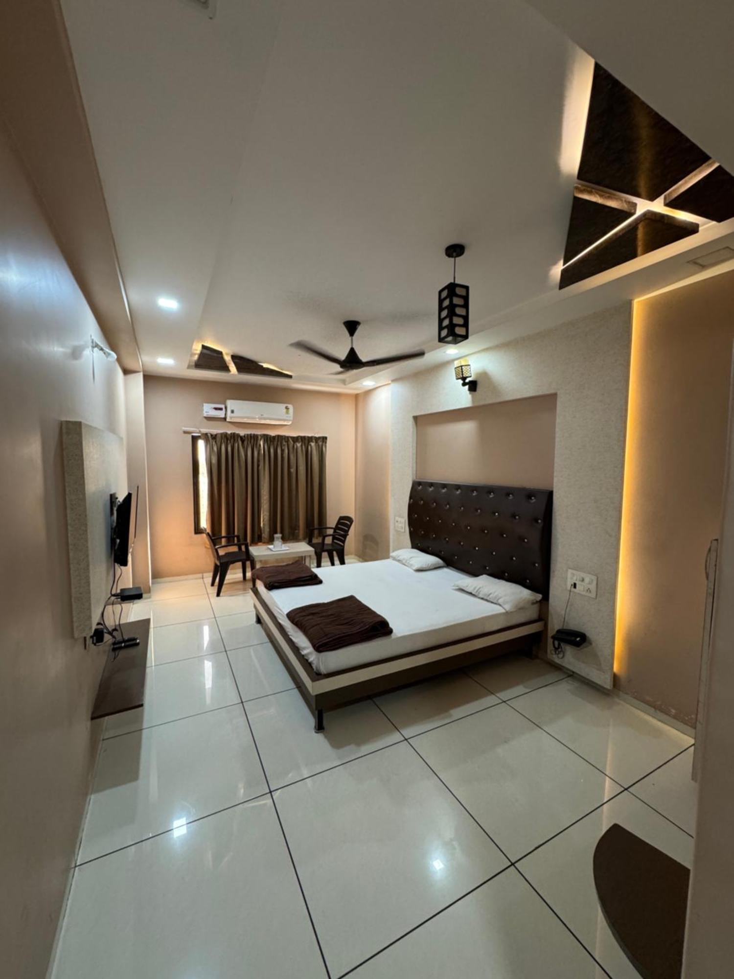 Hotel Bluediamond Bardoli Esterno foto